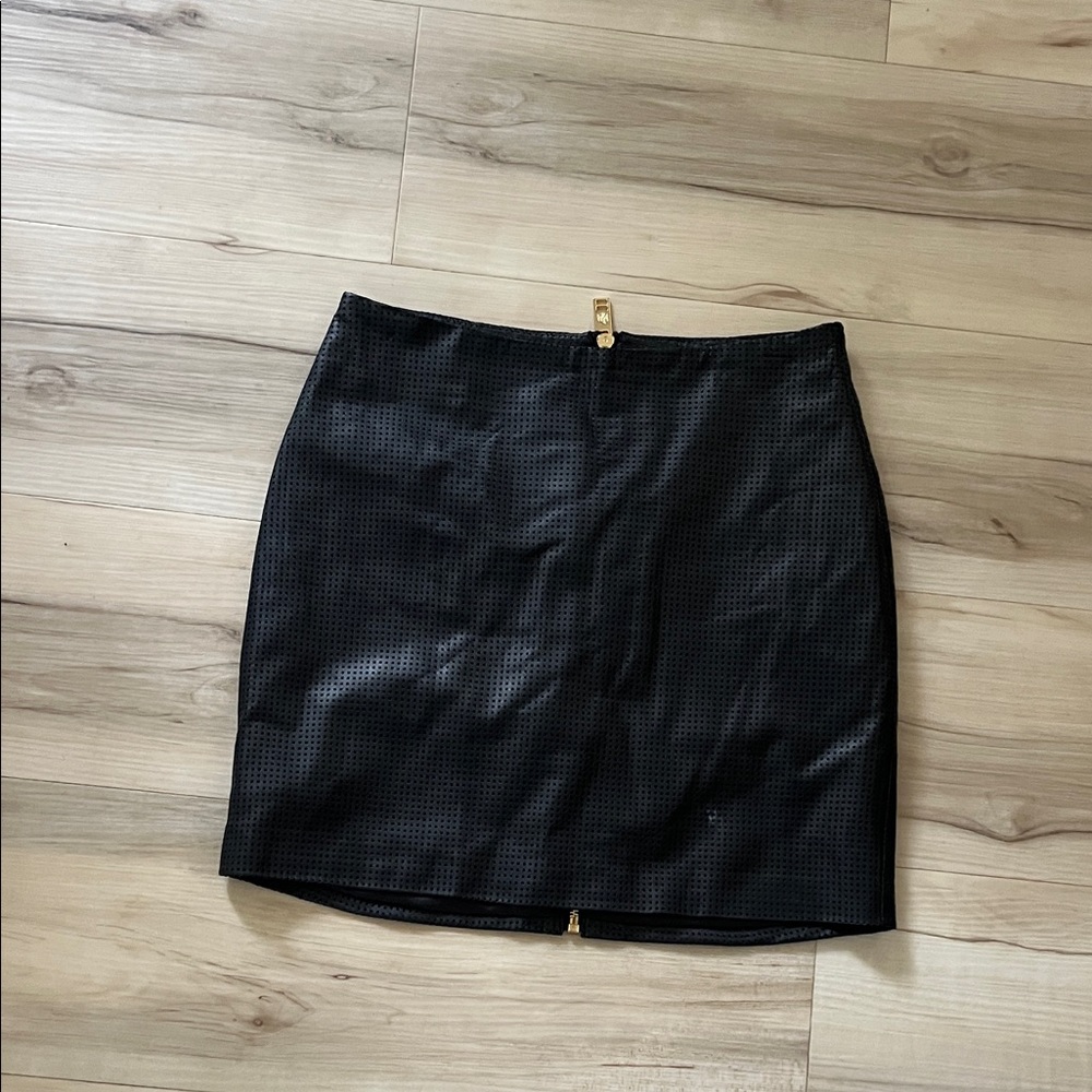 Elegant Black Pencil Skirt